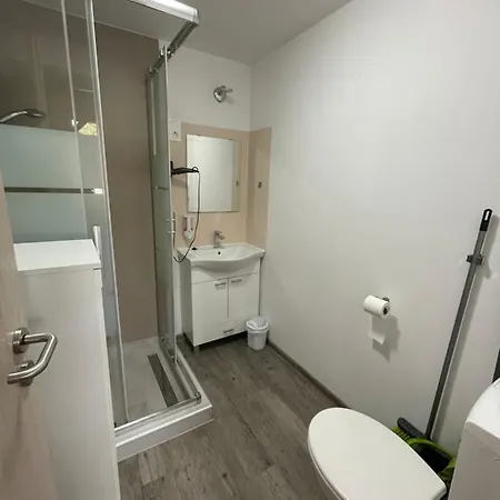 Tutti Apartment *